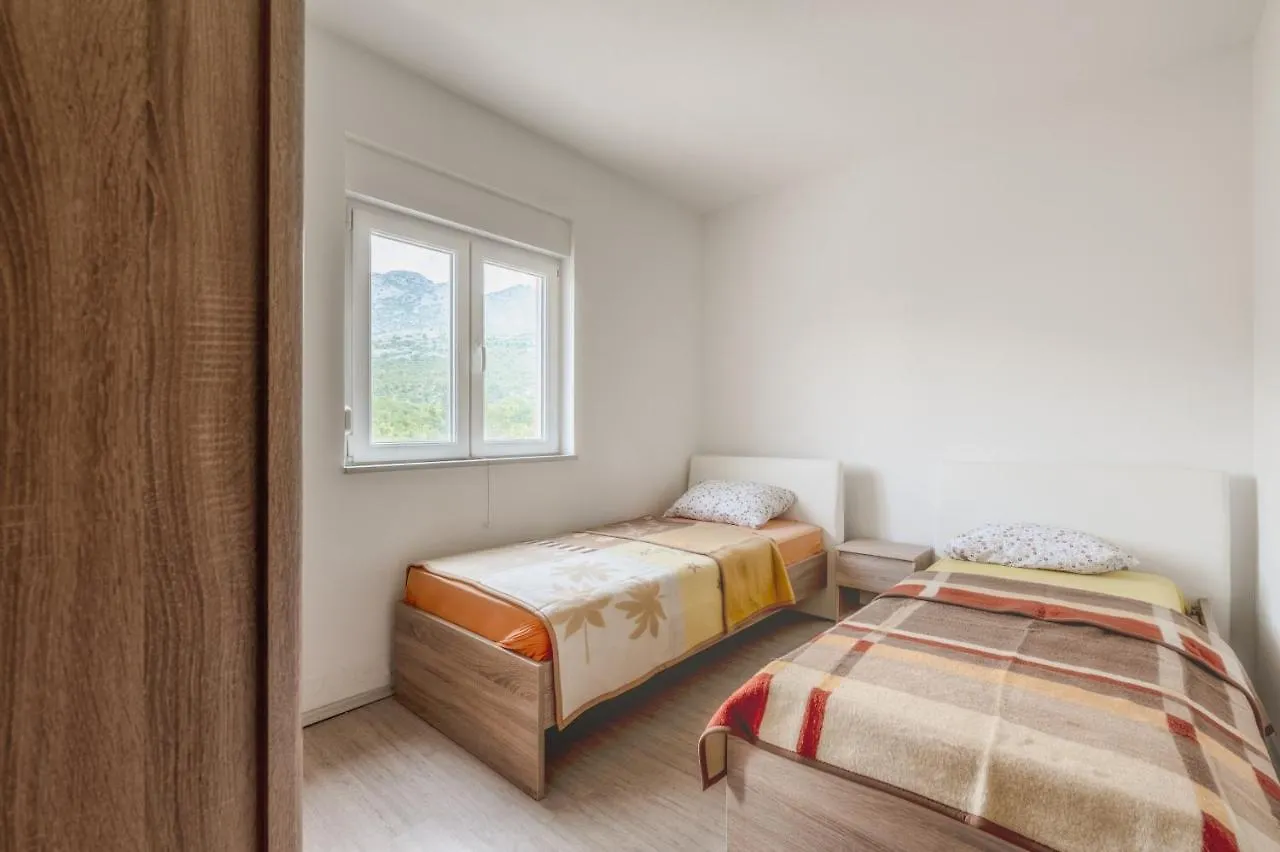 Family Apartment Paklenica Seline 0*,