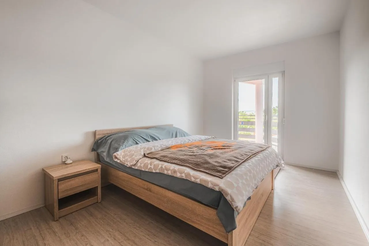 Family Apartment Paklenica Seline